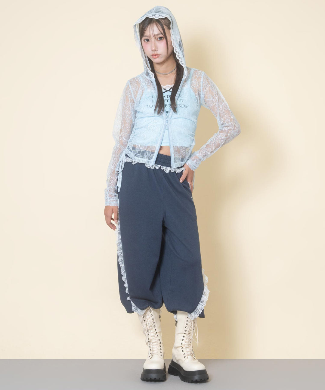 サックス(Mサイズ着用/身長：約156cm)