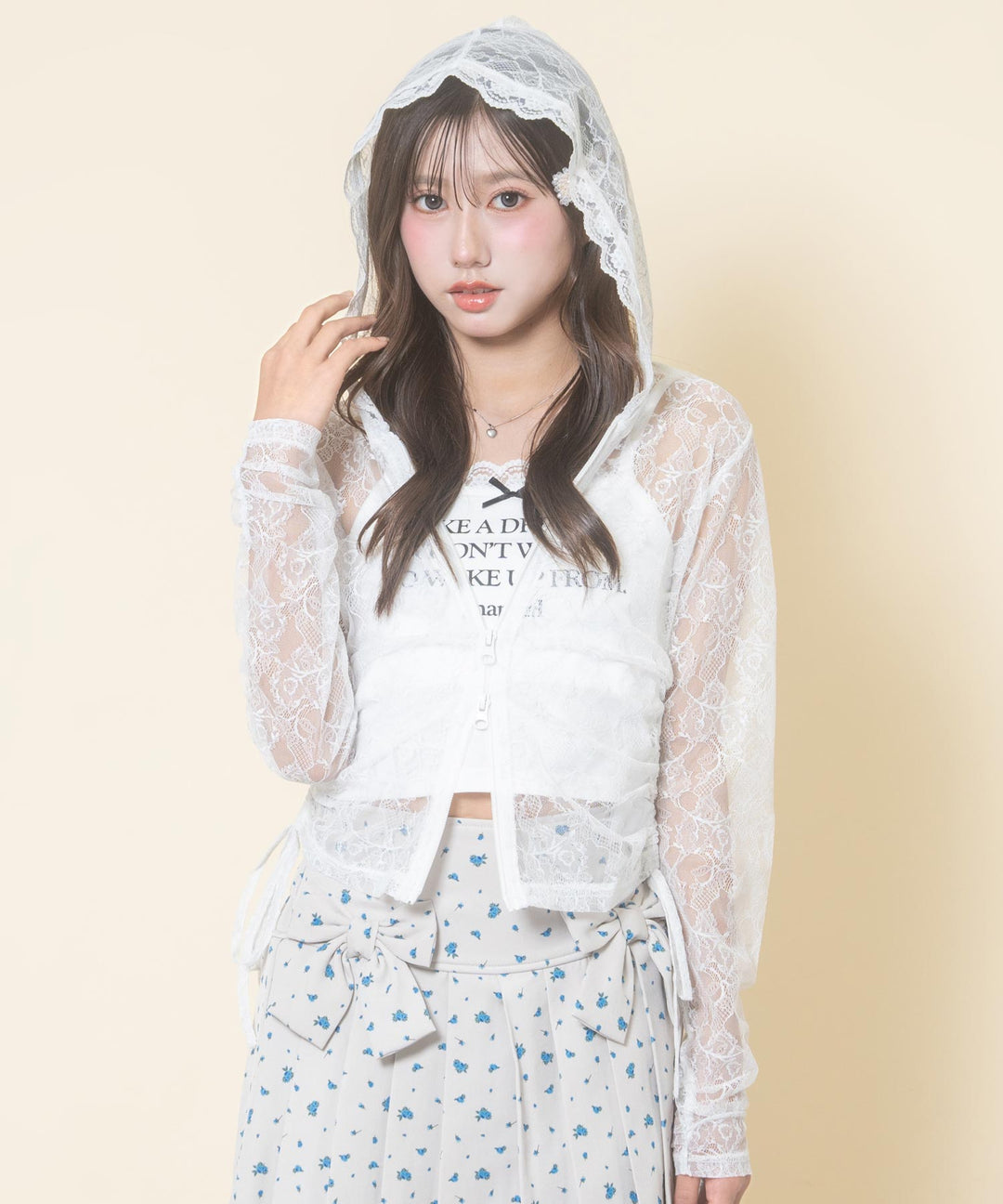 ホワイト(Mサイズ着用/身長：約156cm)