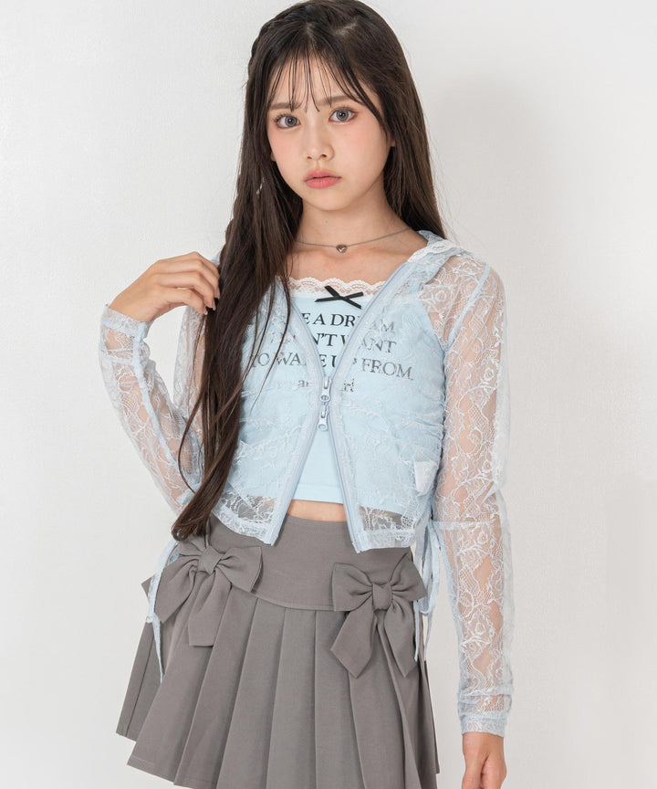 サックス(XSサイズ着用/身長：約139cm)