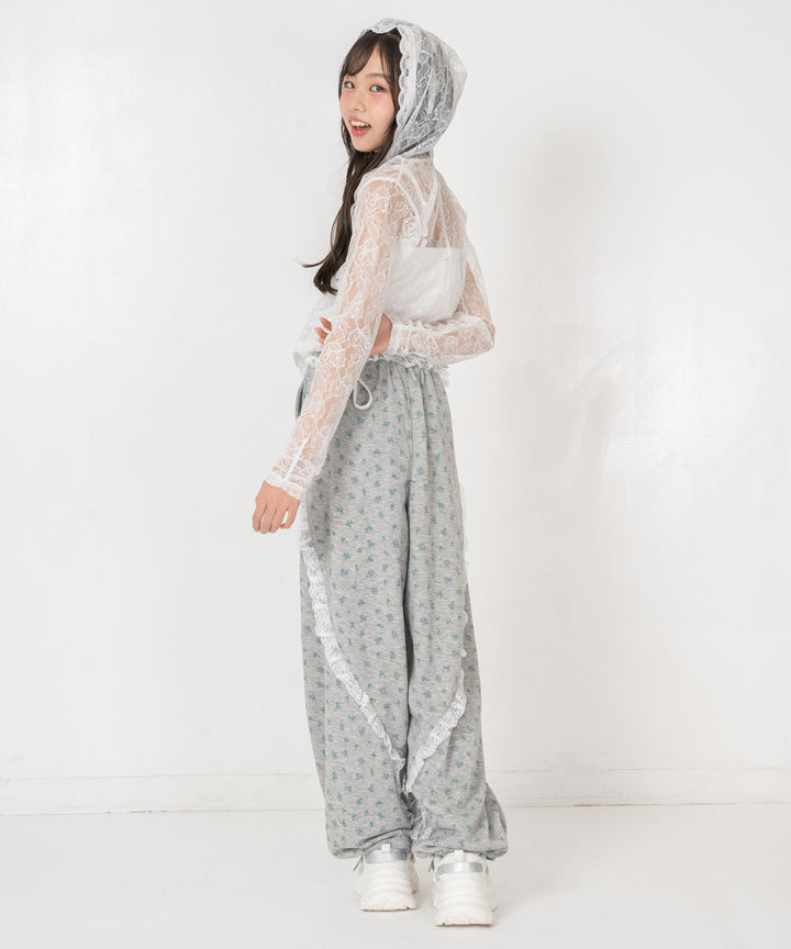 ホワイト(XSサイズ着用/身長：約147cm)