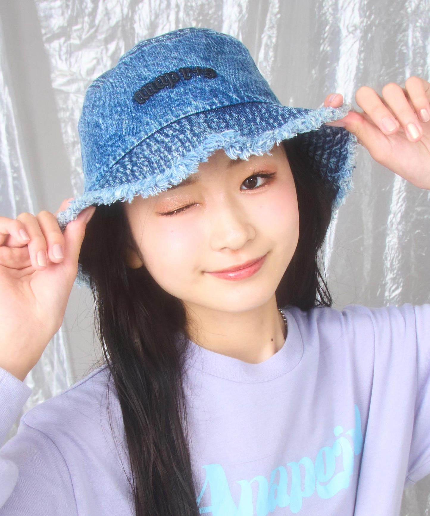 ライトブルー