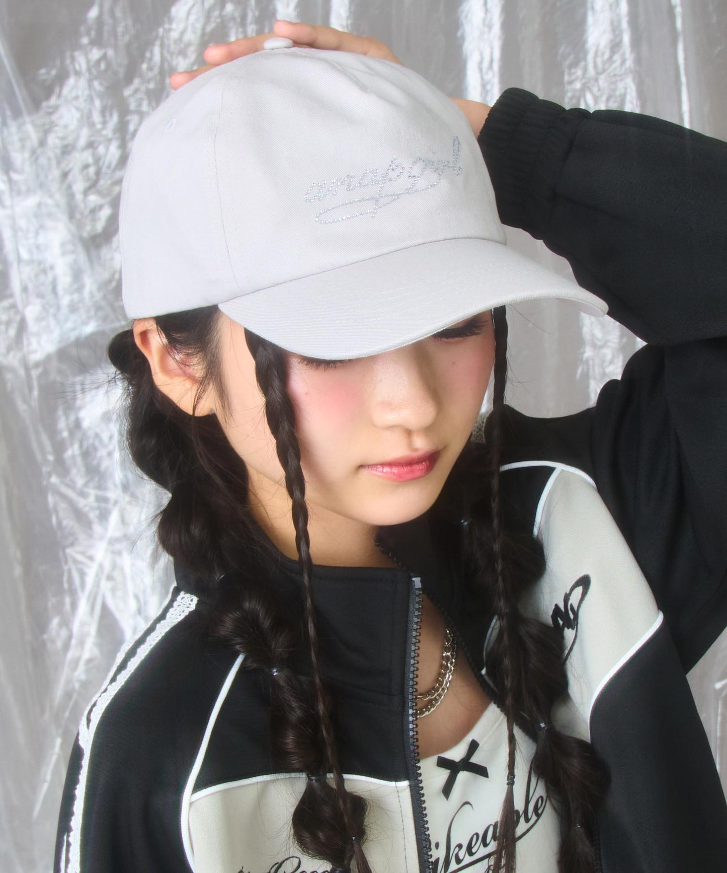 ライトグレー