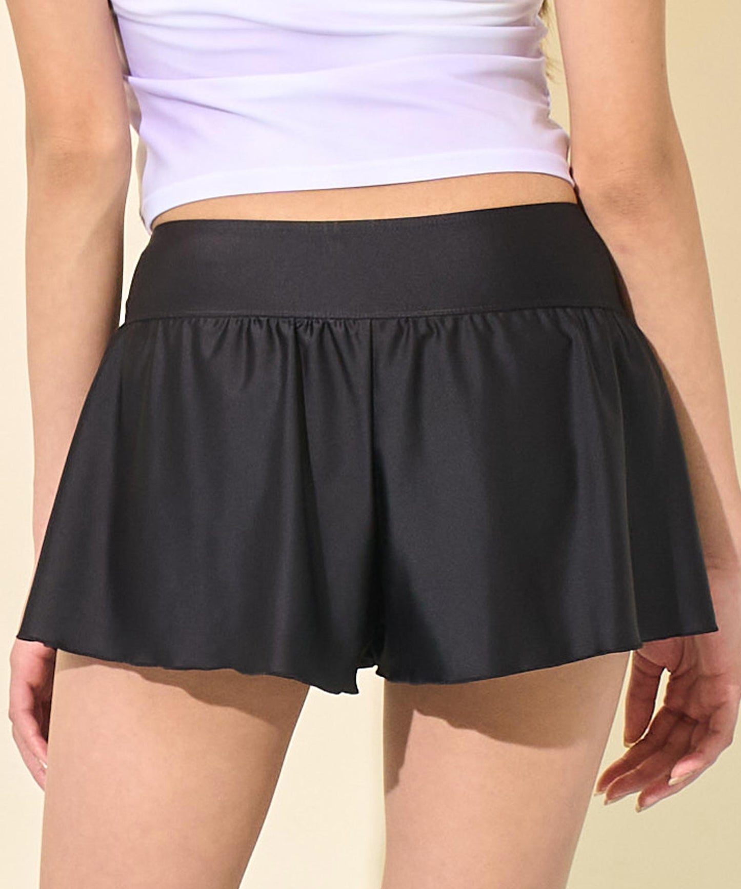 ホワイト(Sサイズ着用/身長：約156cm)