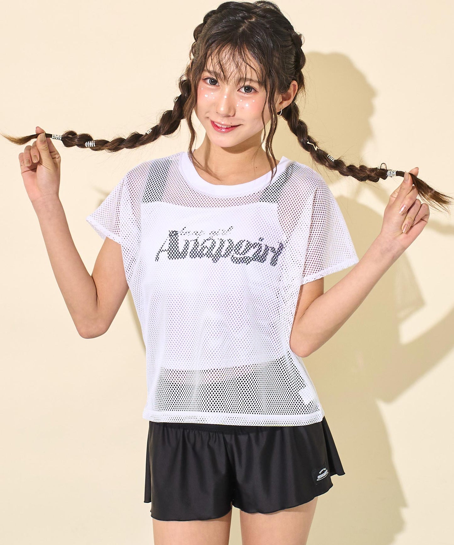 ホワイト(Sサイズ着用/身長：約156cm)