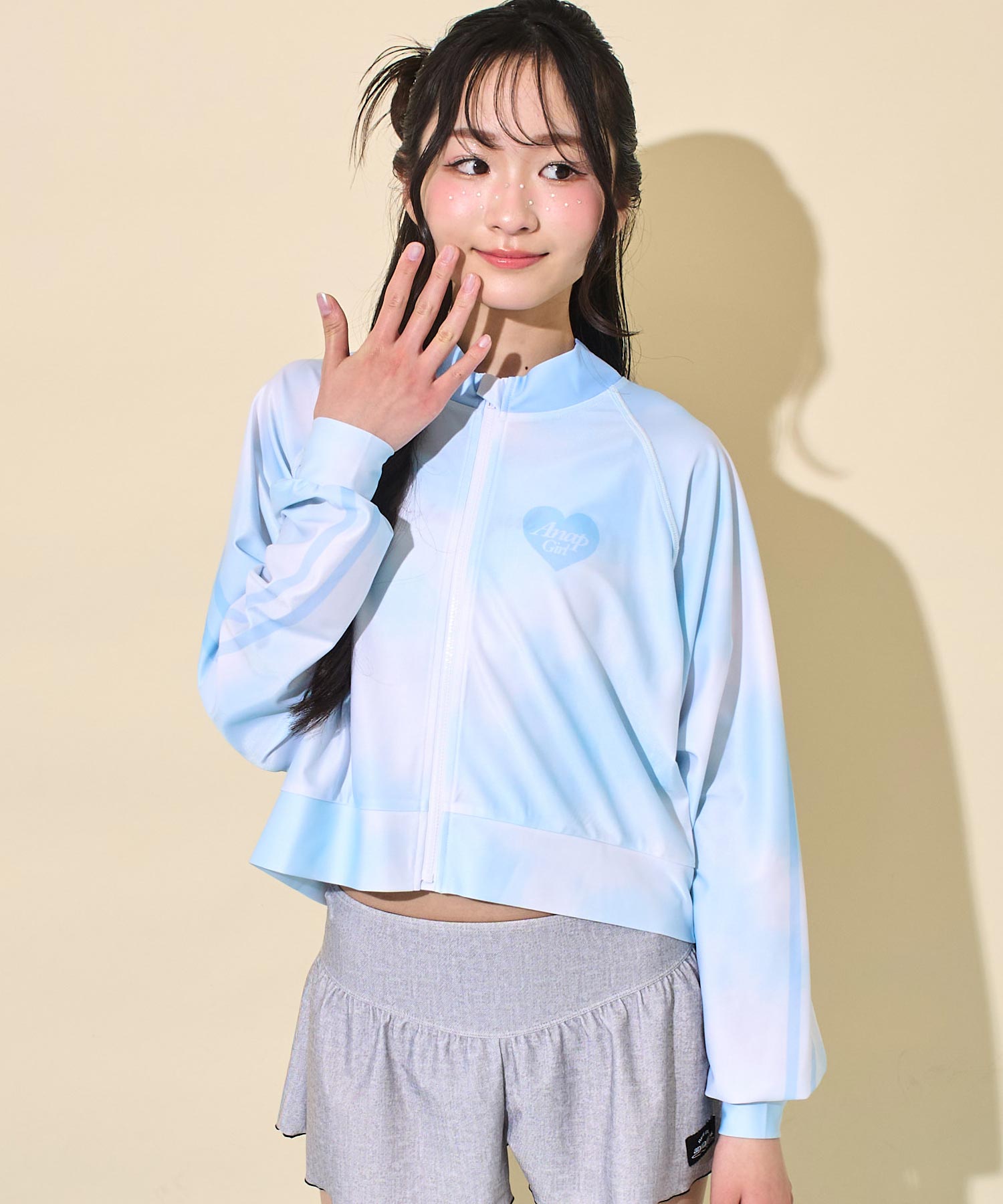 ブルー(Sサイズ着用/身長：約156cm)