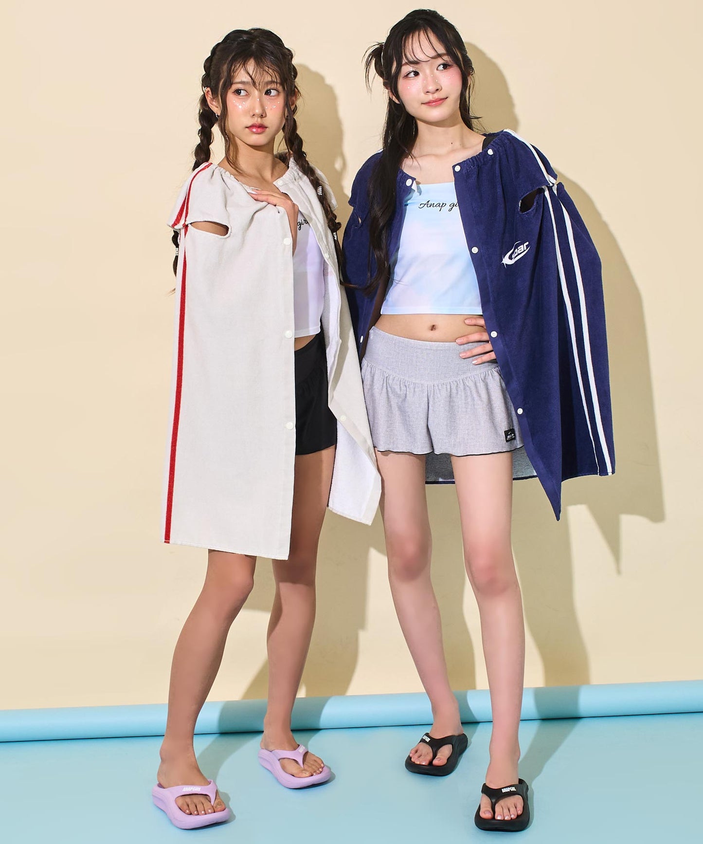 ホワイト(身長：約156cm)
ネイビー(身長：約156cm)