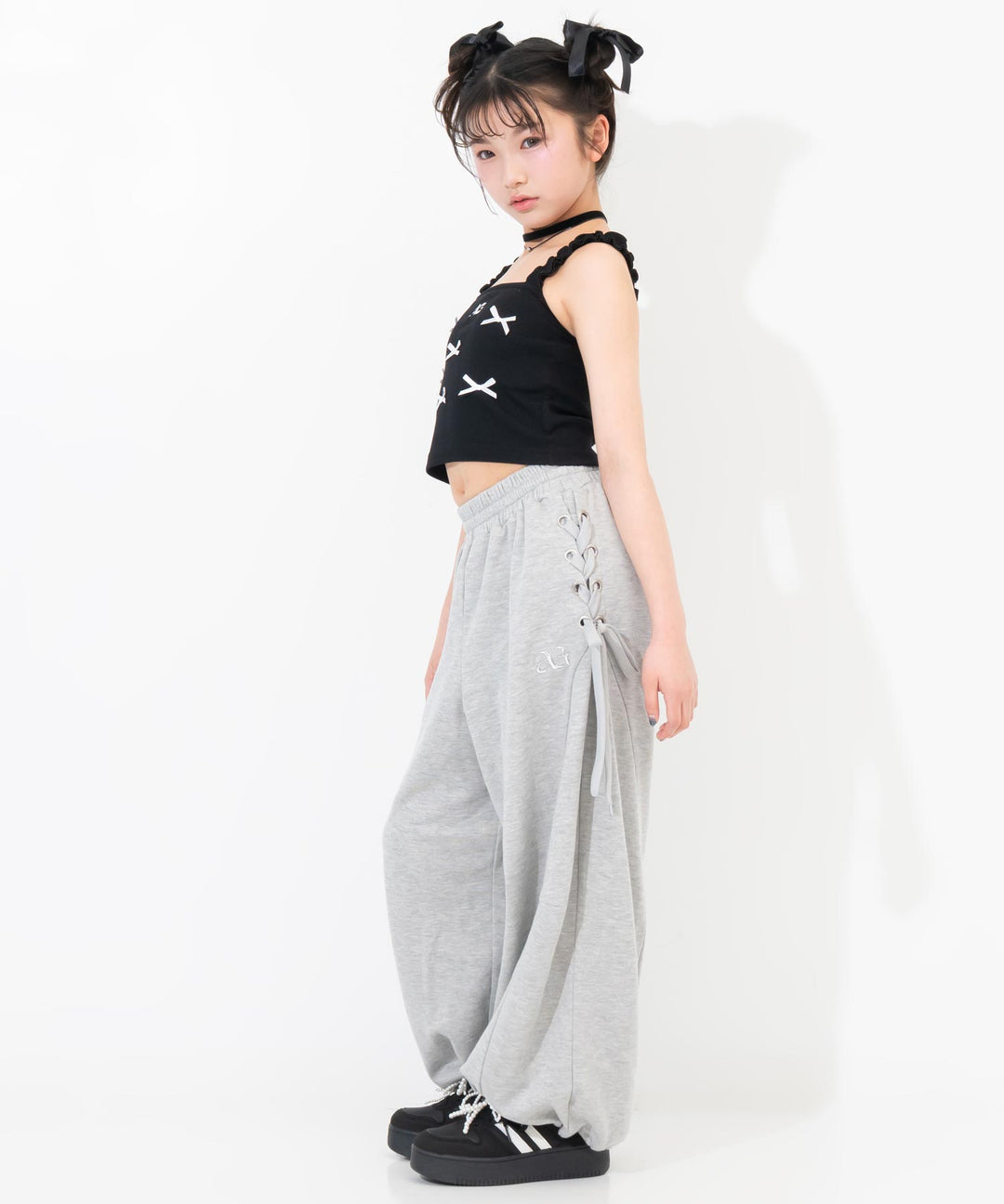 ブラック(XSサイズ着用/身長：約140cm)