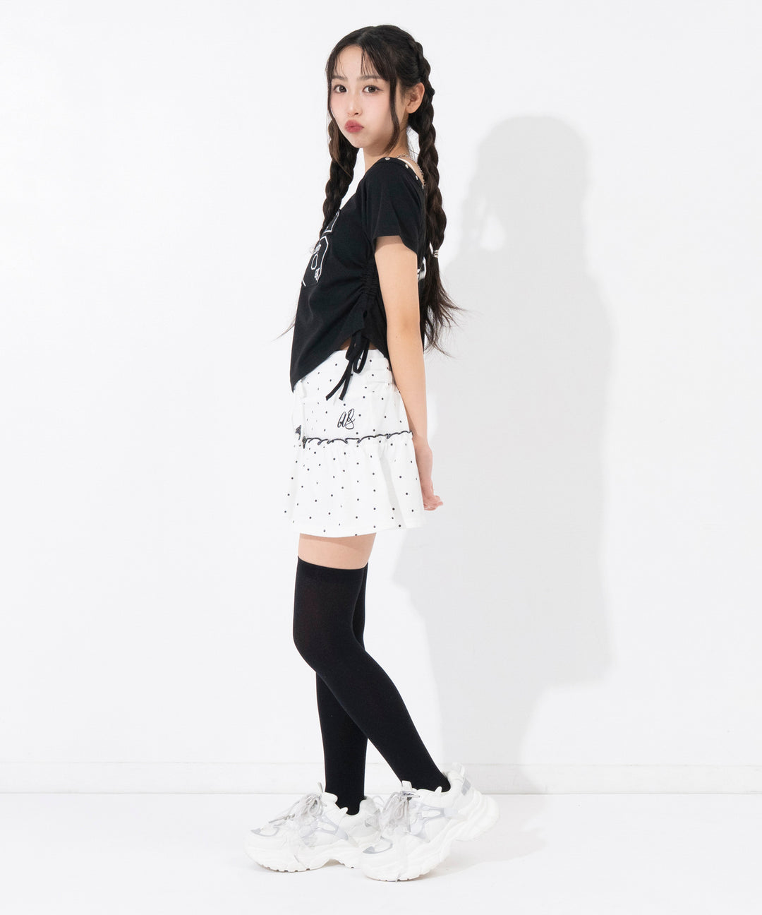 ホワイト(Sサイズ着用/身長：約150cm)