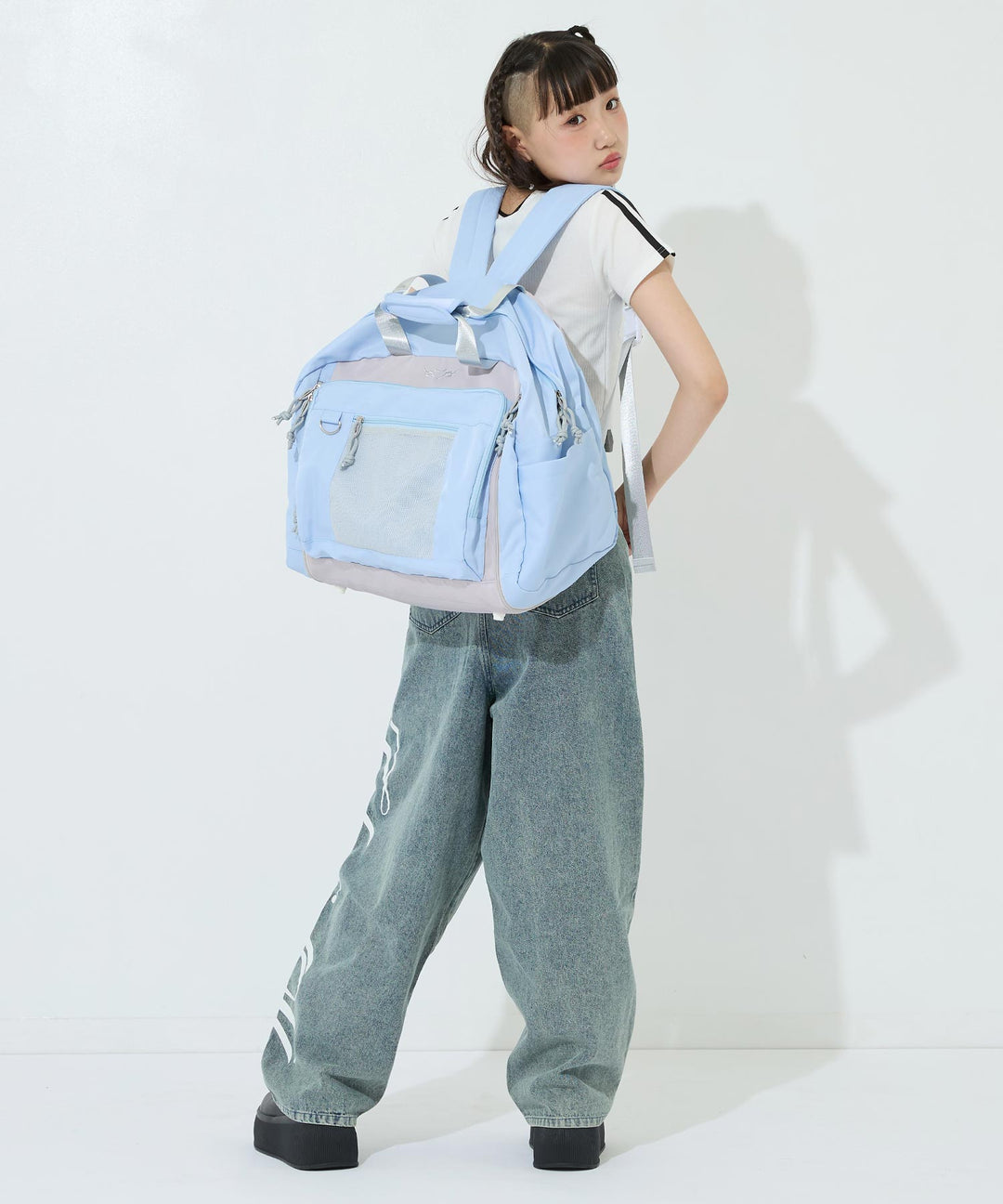 サックス(身長：約157cm)