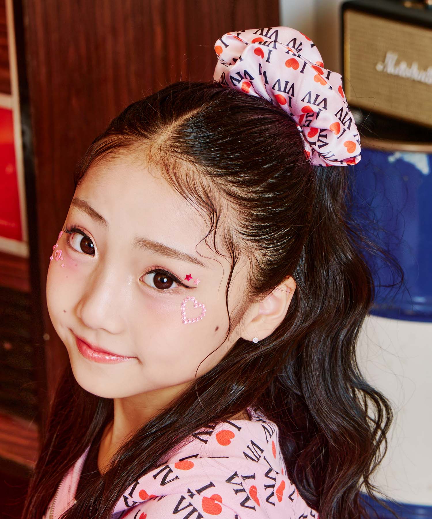 Viviny × LOVEANAP 総柄サテンビッグシュシュ 919-8053 – ANAP
