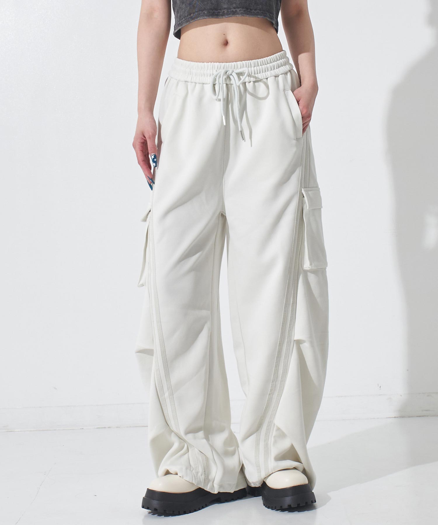 同色ライン カーゴ スウェットパンツ 152-6121 – ANAP オンラインショップ