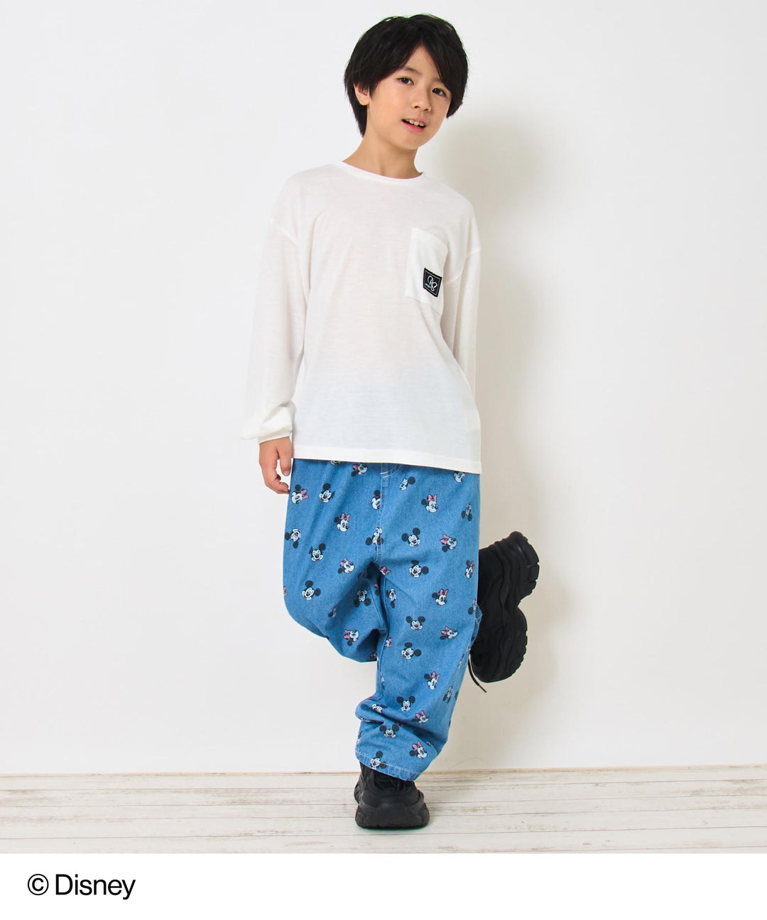 ブルー(130サイズ着用/身長：約129cm)