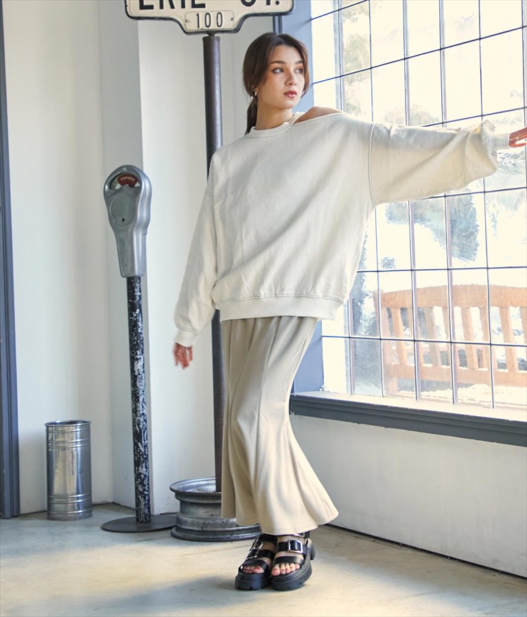 カット デザイン ステッチ トレーナー 793-8774