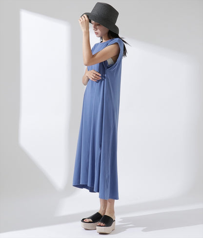 バックスリットカットロングワンピース
