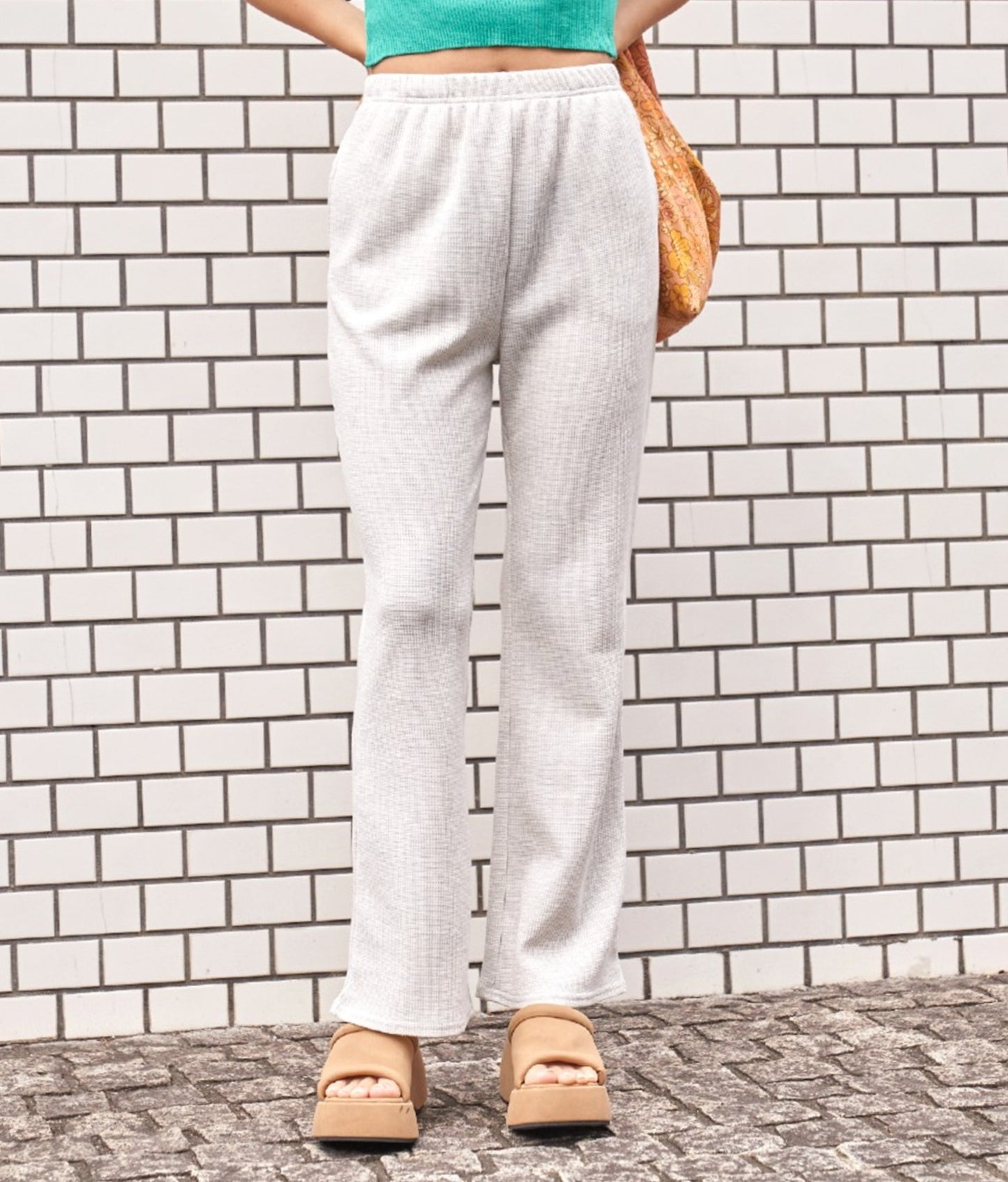 ウエスト ギャザー ワッフル フレア パンツ【セットアップ着用可】 852-5573