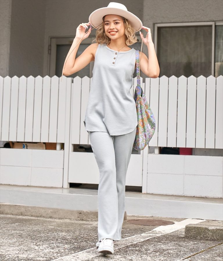 ウエスト ギャザー ワッフル フレア パンツ【セットアップ着用可】 852-5573