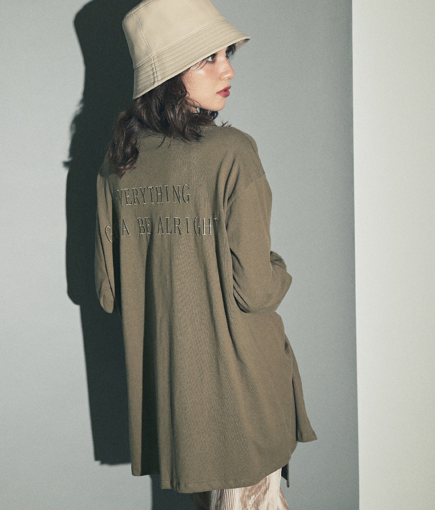 フロント ツイスト バック 刺繍 ロンT 153-5267