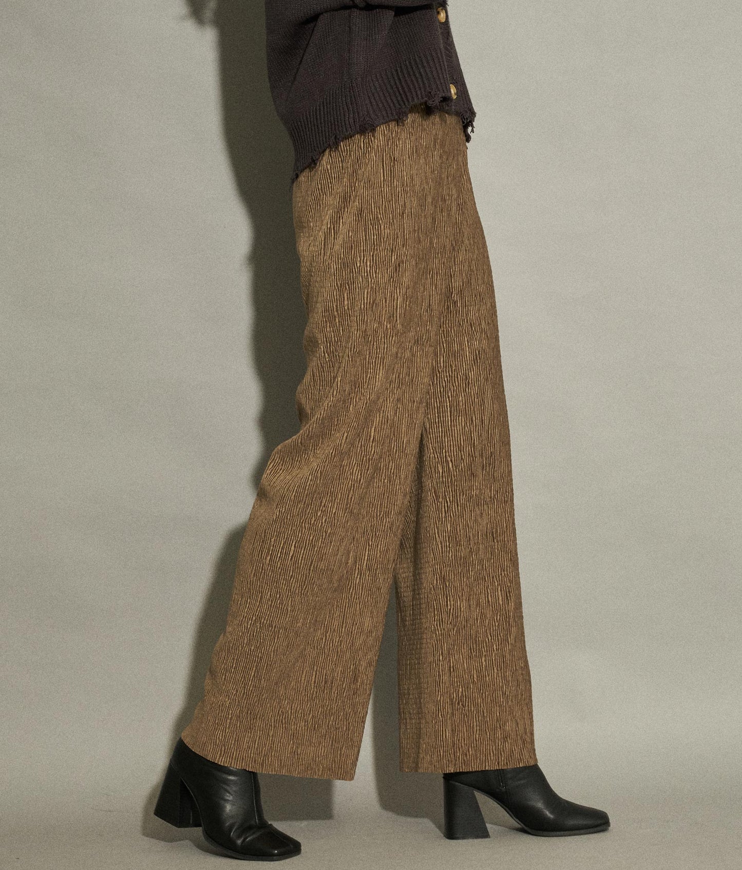 ベロア ランダム プリーツパンツ 152-5303