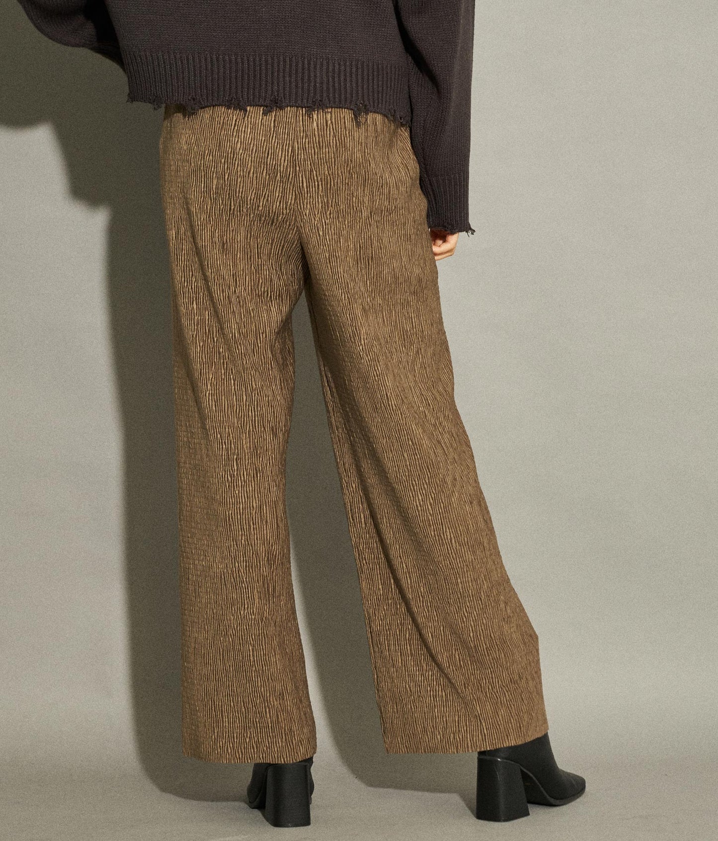 ベロア ランダム プリーツパンツ 152-5303