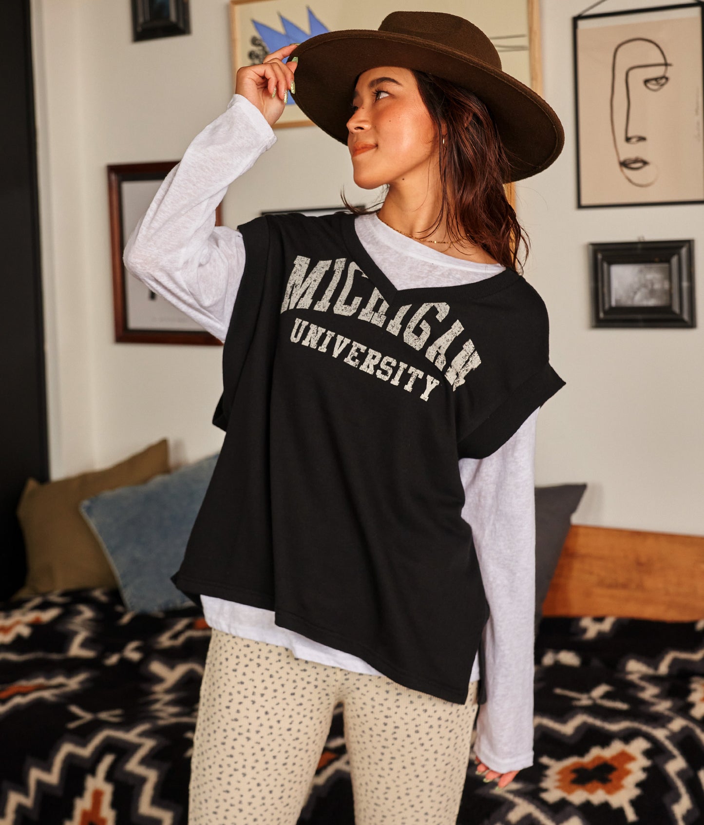 カレッジロゴ Vネック ベスト 853-5438