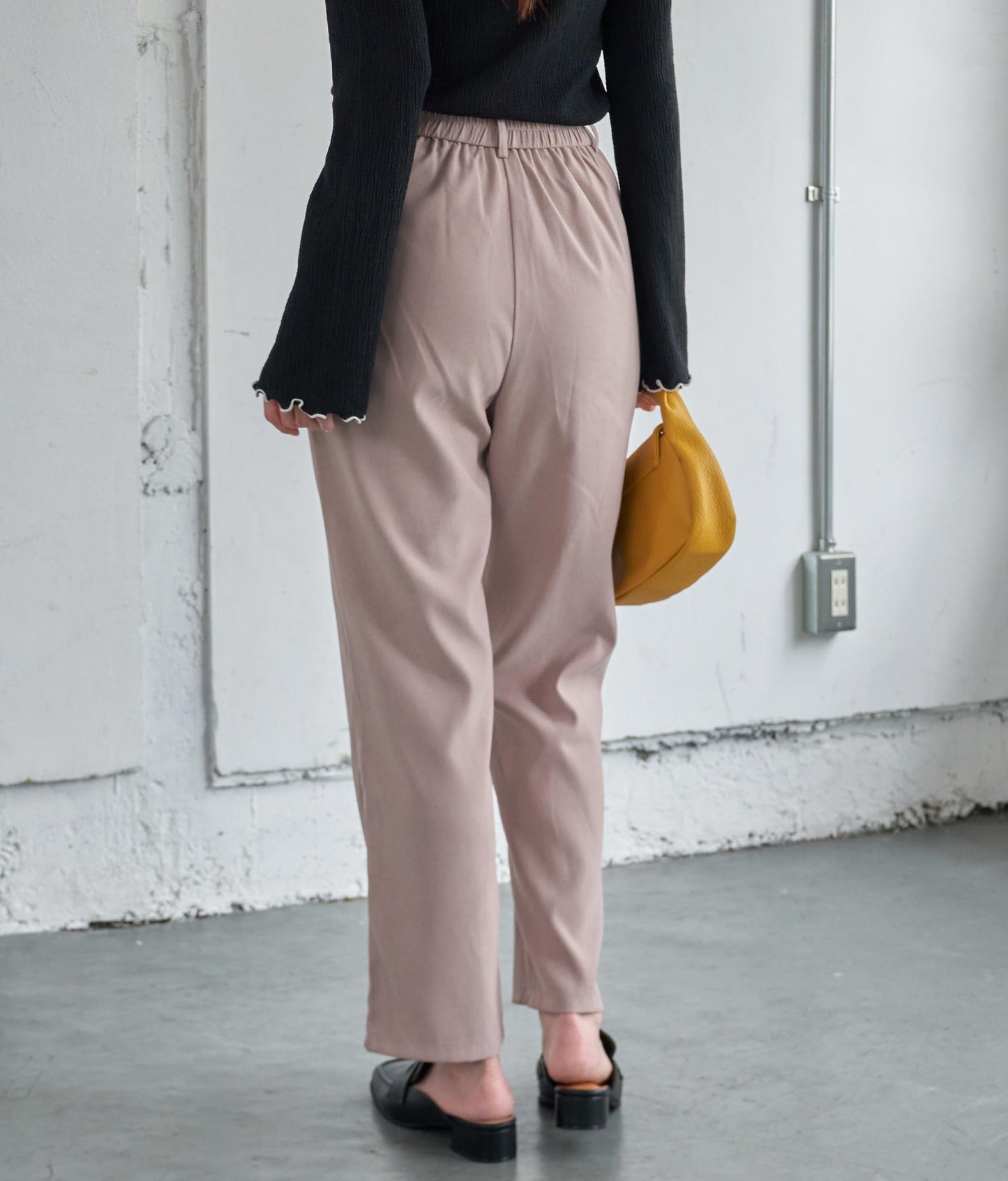 タック テーパード パンツ【セットアップ着用可】 552-5660