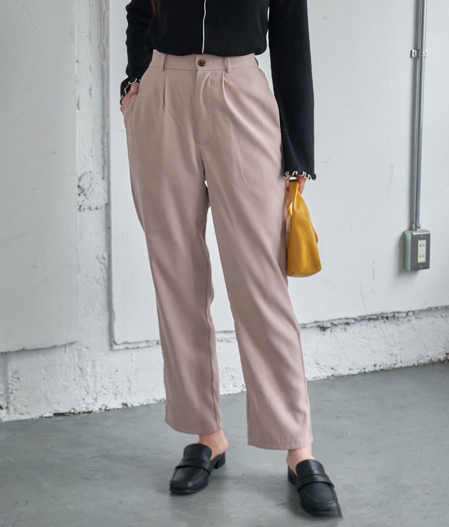 タック テーパード パンツ【セットアップ着用可】 552-5660