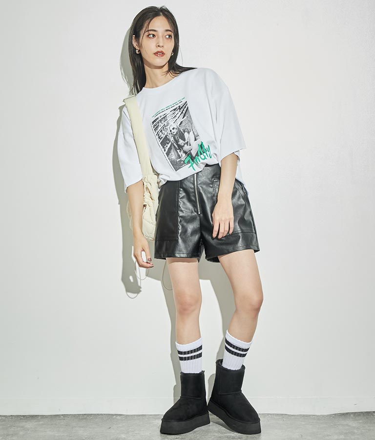 ジップデザインフェイクレザーハイウエストショートパンツ 152-5439