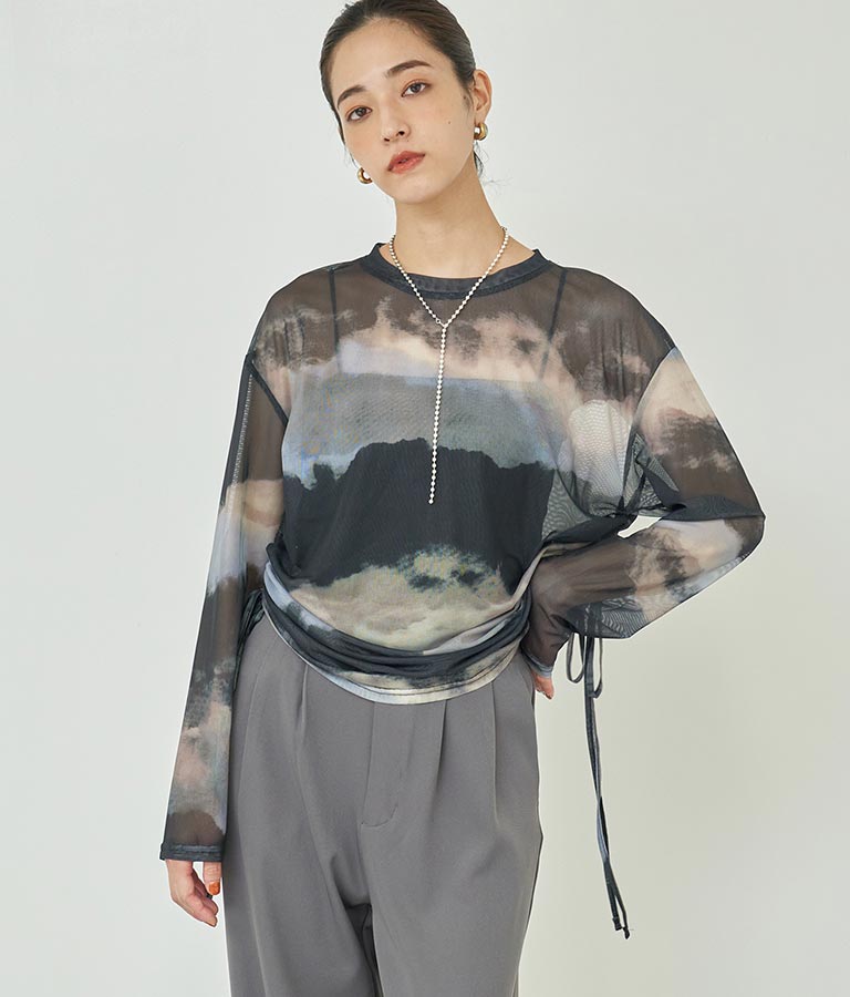 ニュアンス柄サイドシャーリングシアートップス