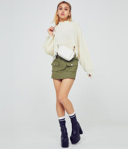 エンボスロゴスクエアバッグ