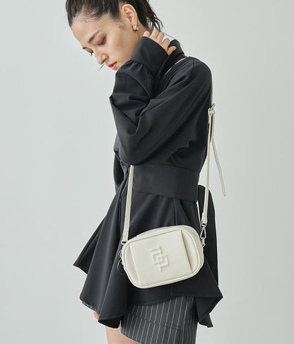 エンボスロゴスクエアバッグ 159-5490