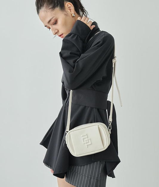 エンボスロゴスクエアバッグ 159-5490