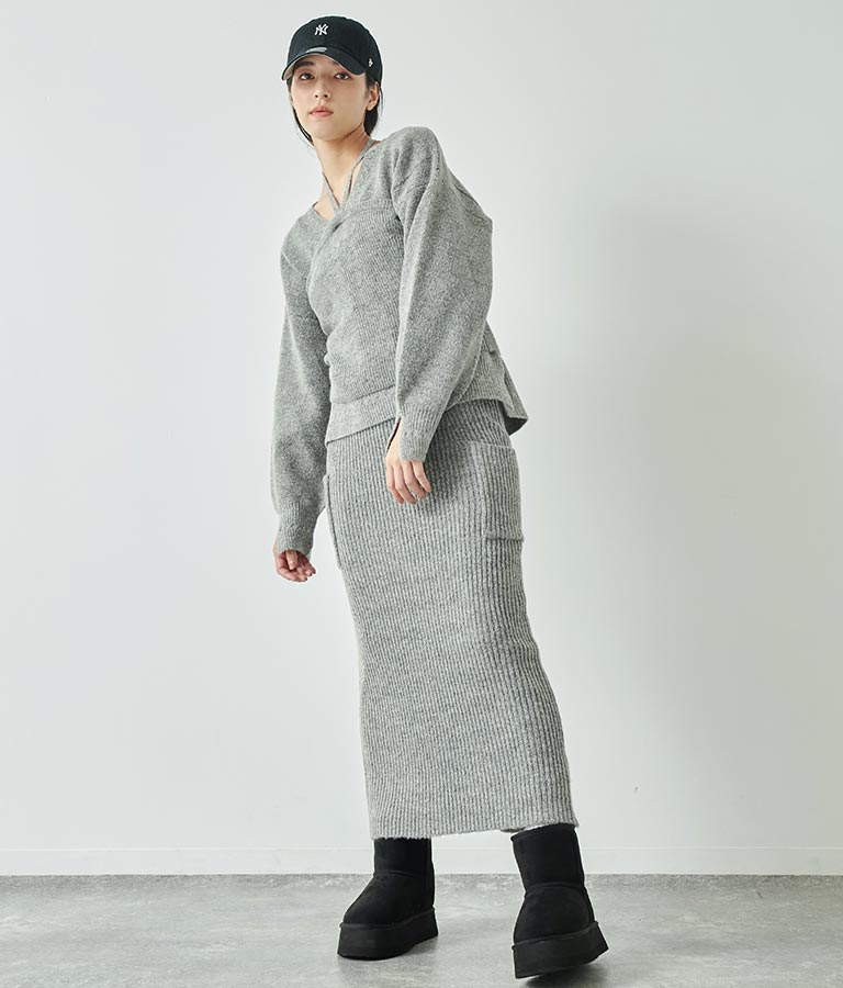 ブークレ Vネック ニット トップス × ホルターネック キャミソール セット 【セットアップ着用可】 798-9074