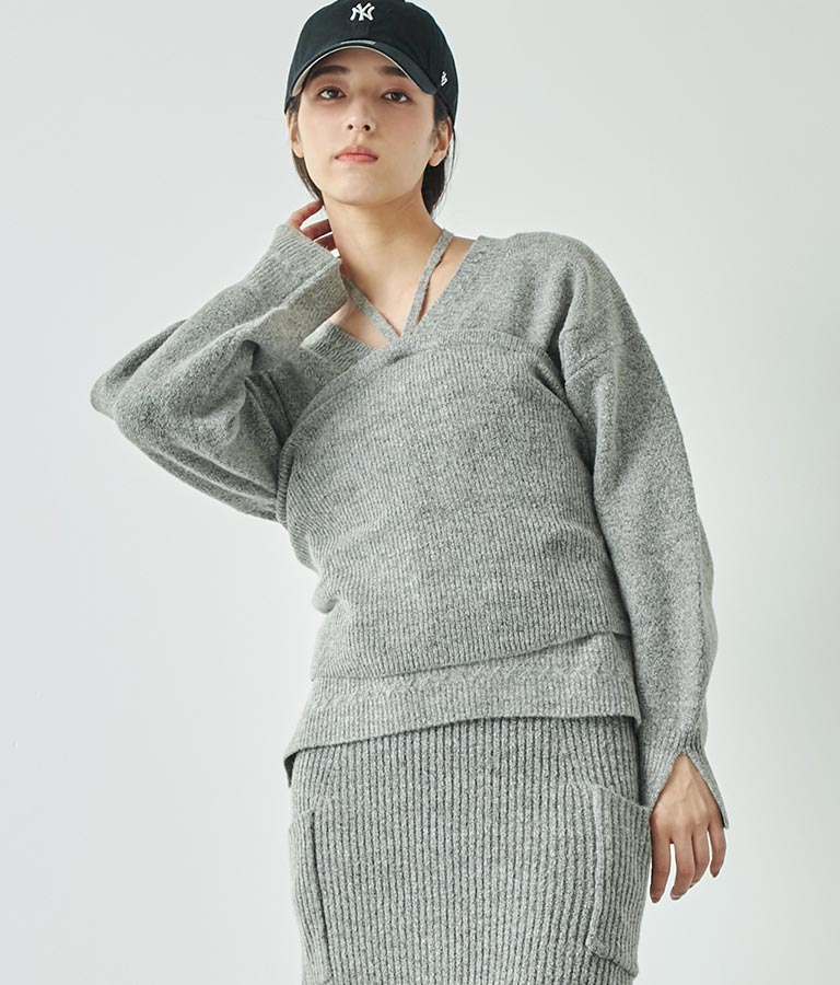 ブークレ Vネック ニット トップス × ホルターネック キャミソール セット 【セットアップ着用可】 798-9074