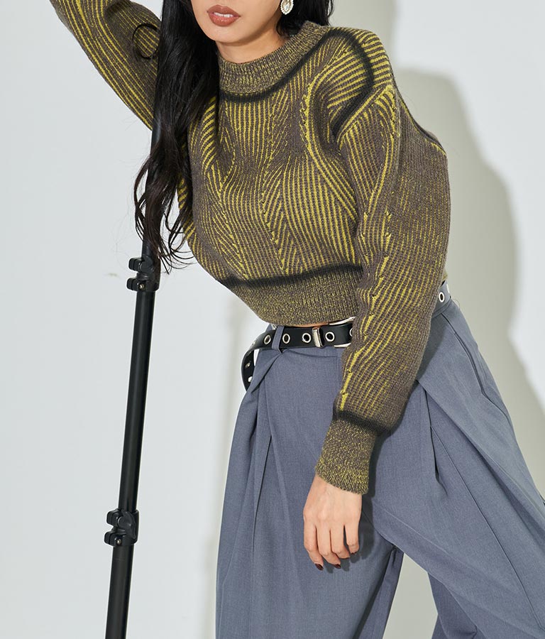 幾何学柄 スプレーライン クロップド 起毛 ニット セーターハイネック 長袖 403-8525