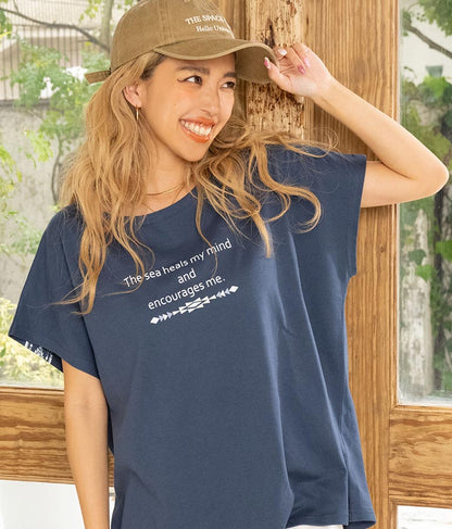 バック オルテガ メッセージ プリント ドルマン Tシャツ 853-5865