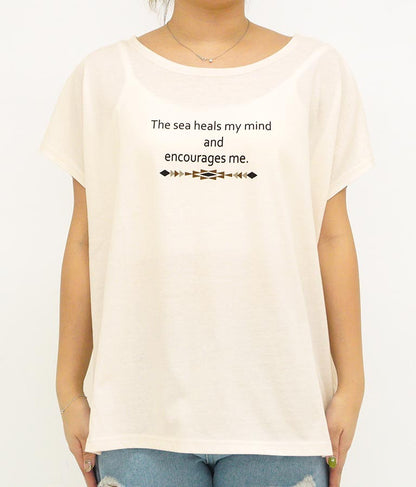 バック オルテガ メッセージ プリント ドルマン Tシャツ 853-5865