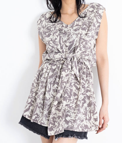 前後2WAYニュアンス柄フレアヘムノースリーブトップスカットソー 493-2394