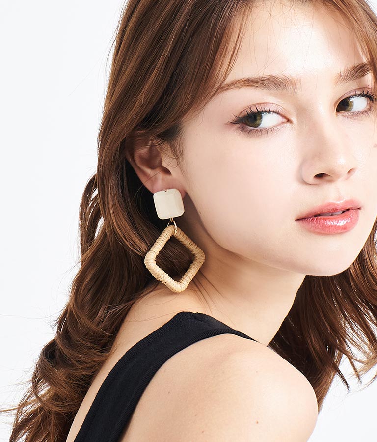 スクエア ウッド ピアス 409-8544