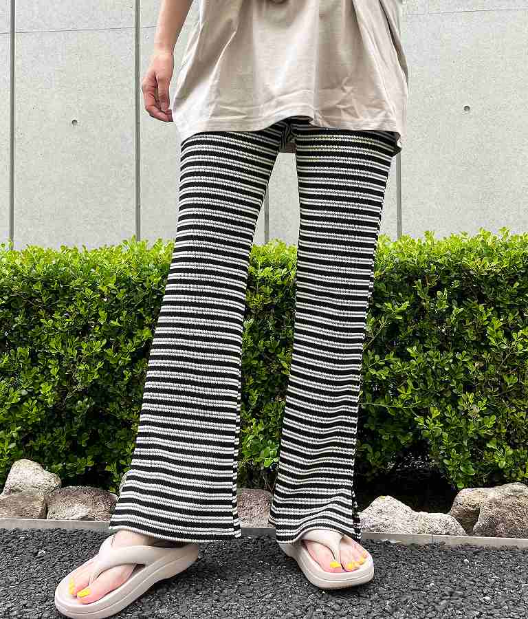 ワッフル ボーダー ソフト フレア リラックス パンツ 852-5888