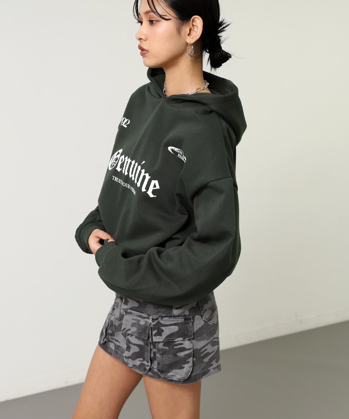 ゲーミング プリント クロップド 裏起毛 フーディー 793-9408